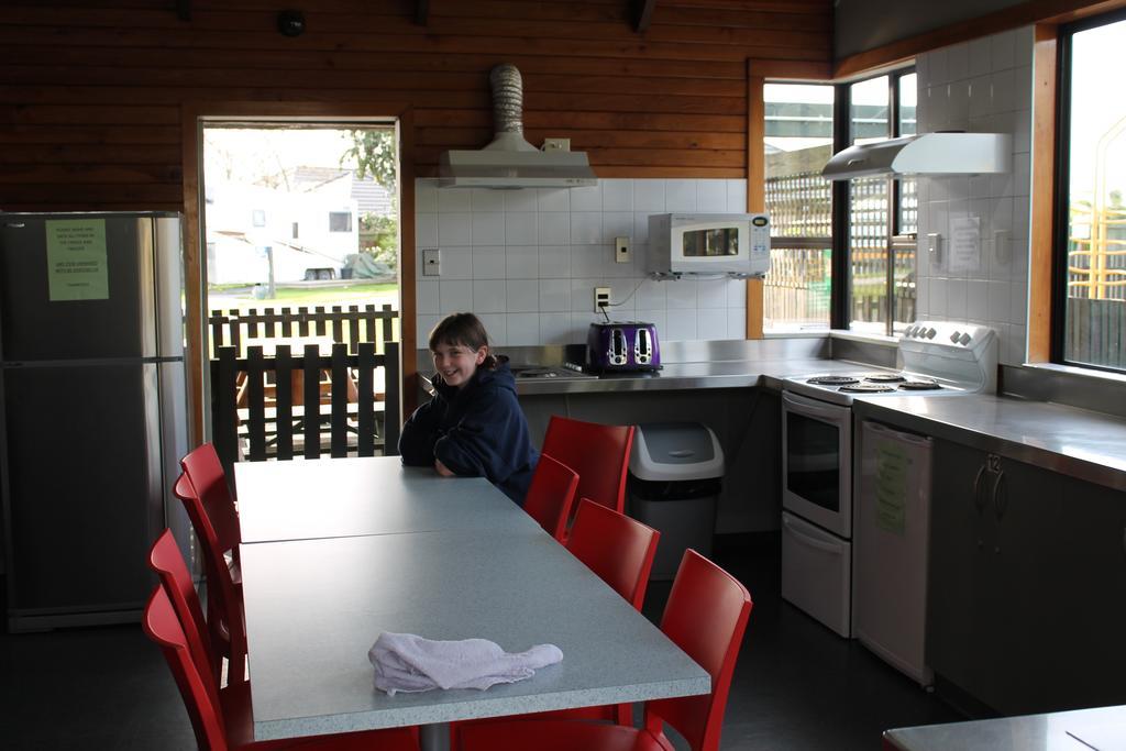 Christchurch Kiwi Holiday Park & Motels Стая снимка